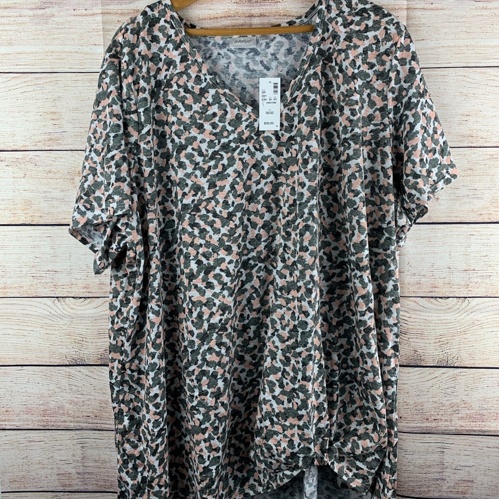 NWT Avenue Abstract Camo Print Shirt